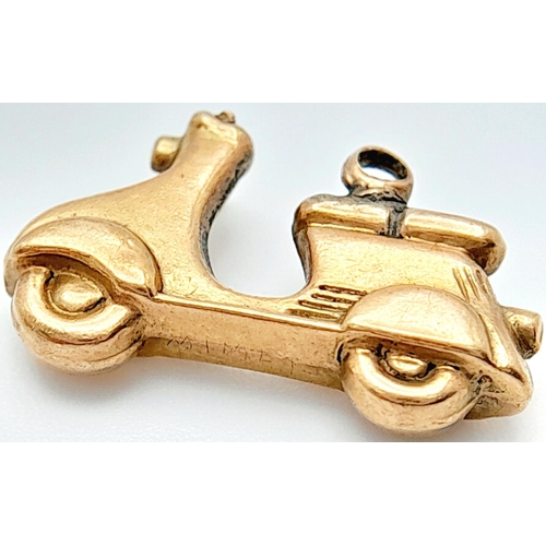 1141 - A 9K YELLOW GOLD SCOOTER CHARM. 0.78G IN WEIGHT. 1.8CM IN LENGTH. Ref: SC 5075.