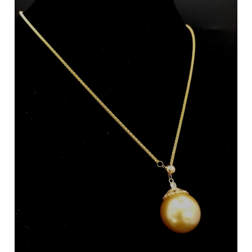 519 - An 18 K yellow gold chain necklace with a spectacular perfectly round large South Seas pearl (17 mm ... 