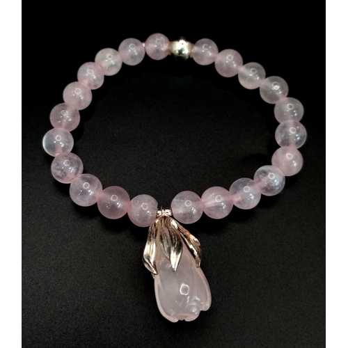 836 - A sterling silver and rose quartz necklace and bracelet set in presentation box. The chain necklace ... 