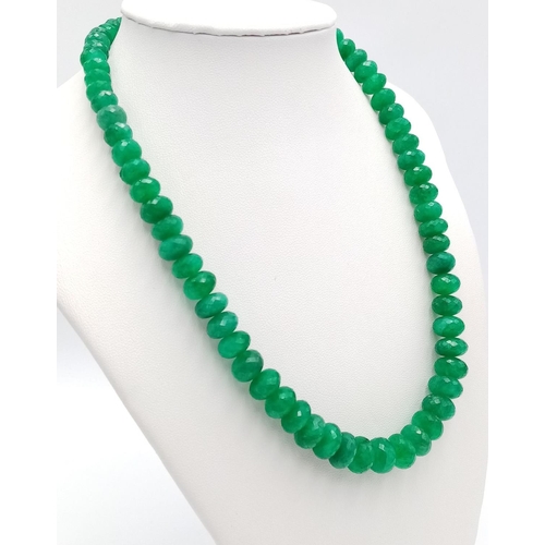 661 - A 300ct Emerald Rondelle Necklace with an emerald and 925 Silver Clasp. 42cm length. Ref: CD-1270