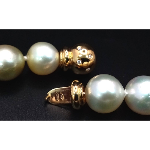 506 - A fascinating LANE JOAILLIER pearl necklace, graduating 11.8 to 15.4 mm natural spherical pearls wit... 