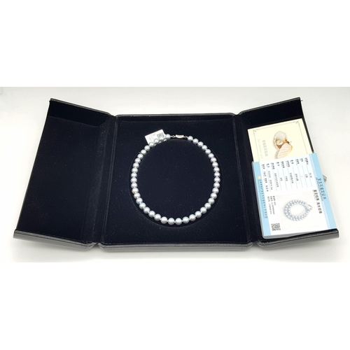 513 - Avery attractive and elegant, quality grey pearl necklace. The perfectly spherical natural 9 to 9.5 ... 