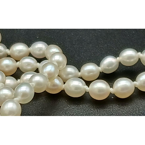 533 - A single string of white natural seed pearls necklace, length: 93 cm, weight: 13.2 g. Ref: AT15