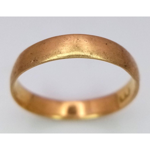 674 - A 22 K yellow gold band ring, size: I, weight: 1.6 g.