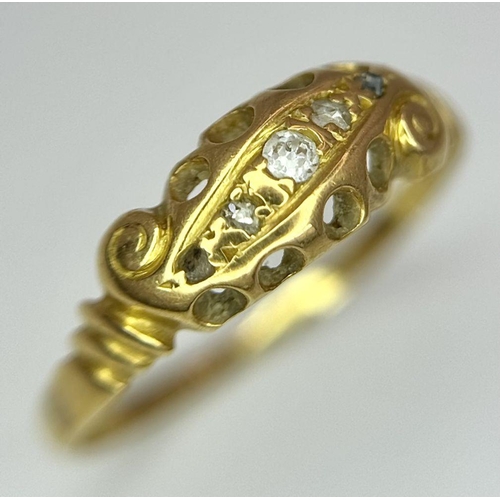 911 - A vintage 18 K yellow gold ring with a band of five old cut, graduating diamonds. Size: O, weight: 1... 