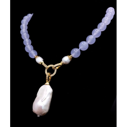 1024 - A Lavender Jade Bead Necklace with Hanging Baroque Pearl Pendant. 10mm jade beads. Pendant length - ... 