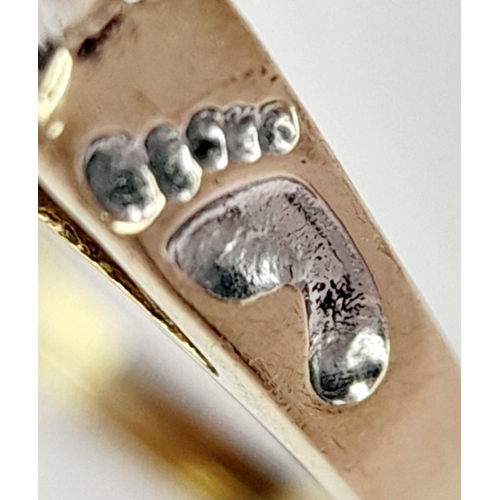 1183 - A 9K YELLOW GOLD VINTAGE DIAMOND 3 STONE RING WITH BABY PRINTS ON SIDE WITH ORIGINAL PUSH RING.  1.8... 