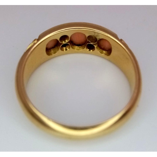 509 - A 18K YELLOW GOLD VINTAGE PEARL & CORAL RING. 4.9G IN WEIGHT. SIZE N AND 1/2. Ref: SC 5029.