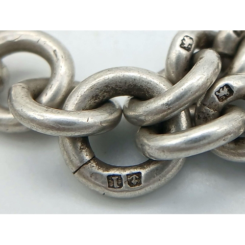 523 - A STERLING SILVER ALBERT CHAIN WITH T BAR FIGARO LINK. 50.5G IN WEIGHT. 40CM IN LENGTH. Ref: 8766.