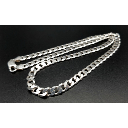 660 - A charming Solid Silver 925 curb chain necklace, 31.7 grams, 51cm. Excellent condition