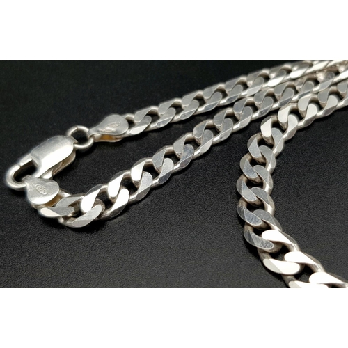 660 - A charming Solid Silver 925 curb chain necklace, 31.7 grams, 51cm. Excellent condition