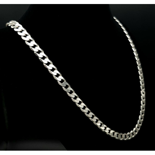 660 - A charming Solid Silver 925 curb chain necklace, 31.7 grams, 51cm. Excellent condition