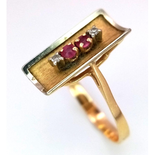 825 - A 18K YELLOW GOLD ( TESTED ) VINTAGE DIAMOND & RUBY SET RING. 2.45G IN WEIGHT. SIZE P AND 1/2. Ref: ... 