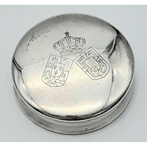 1549 - A 925 Silver Trinket Box. Gilded interior. 4.6cm diameter, 37g weight.