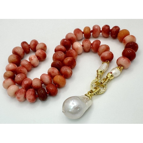 452 - A Very Cute Pink Jade Rondelle Necklace with a Hanging Baroque Keshi Pearl Pendant. Rondelles - 6 x ... 