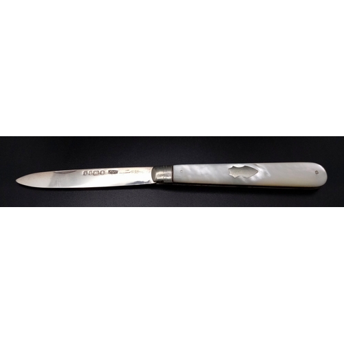 459 - An Excellent Antique Silver Bladed Fruit Knife. Mother of pearl handle with empty cartouche. Hallmar... 