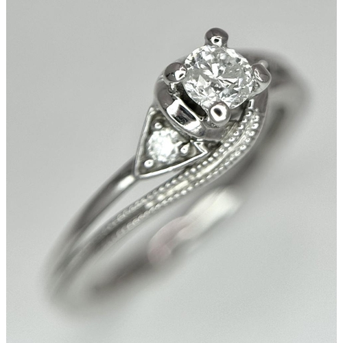 341 - 9K WHITE GOLD DIAMOND RING. 0.33CT. 2.6G IN WEIGHT. SIZE L.
Ref: 8270.