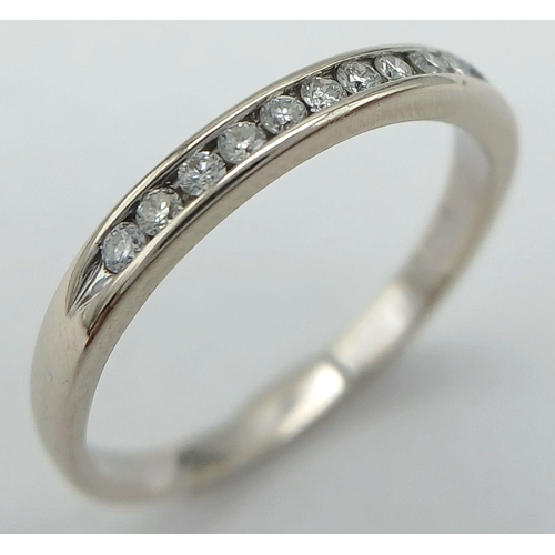 137 - AN 18K YELLOW GOLD DIAMOND BAND RING 0.15CT, 1.7G TOTAL WEIGHT, SIZE J 1/2.

ref: SC 6066