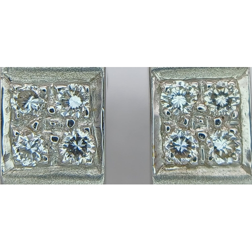 200 - A PAIR OF 18K WHITE GOLD 0.30CT DIAMOND EARRINGS. TOTAL WEIGHT 5.5G. REF MECH 22-3