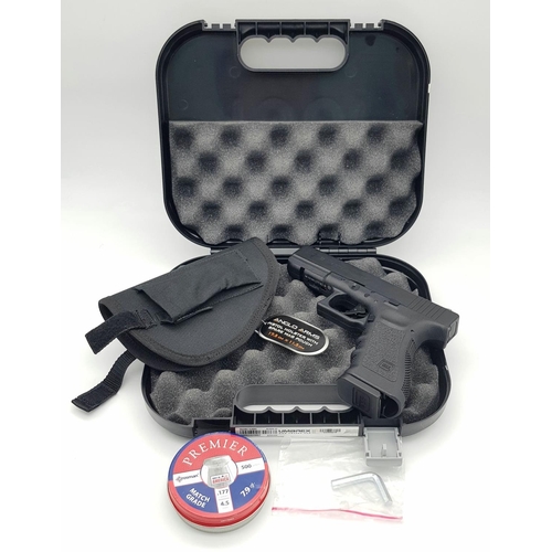 367 - An Excellent Condition Glock 17 Austrian Made CO2 .177 Air Pistol. Blow Back Action. 3 Pellet Holder... 