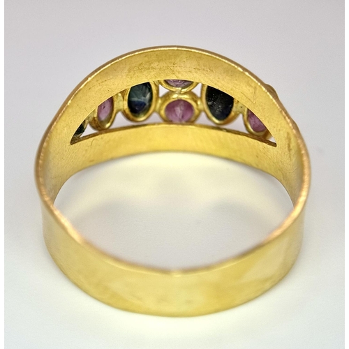 404 - AN 18K YELLOW GOLD BLUE & RED STONE SET RING ( BELIEVED TO BE RUBY & SAPPHIRES ) 3.5G TOTAL WEIGHT, ... 