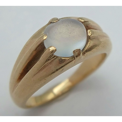 460 - A 9K YELLOW GOLD MOONSTONE SET RING 5.4G TOTAL WEIGHT, SIZE K 1/2.

ref: SC 6030