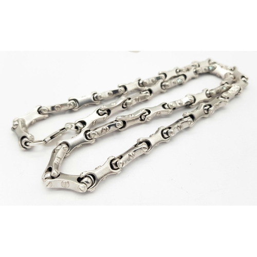 530 - A STERLING SILVER BICYCLE LINK NECKLACE. TOTAL WEIGHT 97.7G. REF AS 1117.