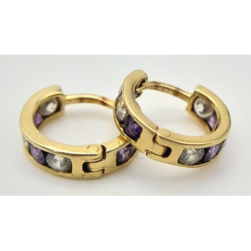 586 - A 14K YELLOW GOLD MINI HOOP STONE SET EARRINGS 1.2G TOTAL WEIGHT, 0.8CM DIAMETER.

ref: SC 6050