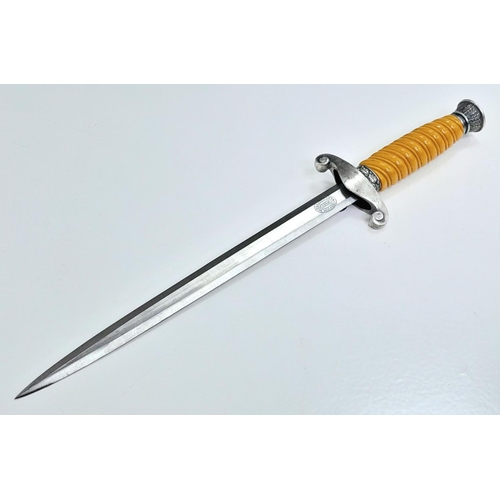 48 - 3rd Reich Army Dagger by Holler of Solingen. Nice crack free pumpkin coloured handle. Overall very g... 