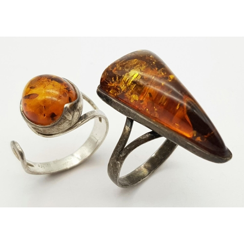 663 - 2 X STERLING SILVER AMBER SET RINGS. 6.7G IN TOTAL WEIGHT. SIZES L AND O 1/2.
Ref: SC 8003.