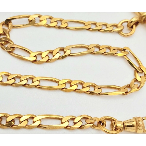 121 - A 9K Yellow Gold Figaro Link Bracelet in an Albert Chain Design. 18cm. 4.9 grams in total weight.