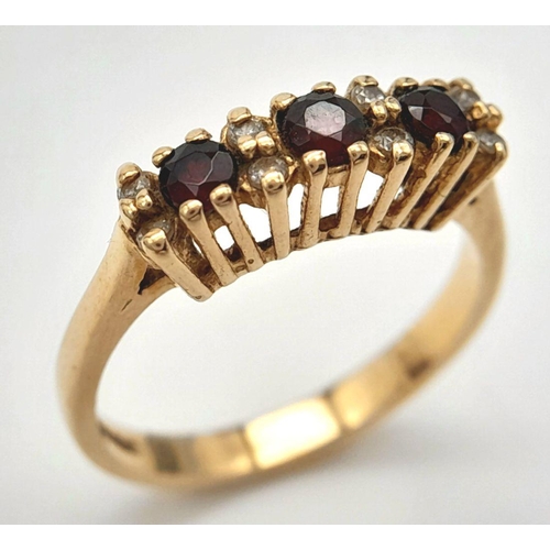 139 - Sophisticated 9 carat GOLD , Triple Gemstone GARNET RING. Full UK hallmark .Beautiful condition.  2.... 