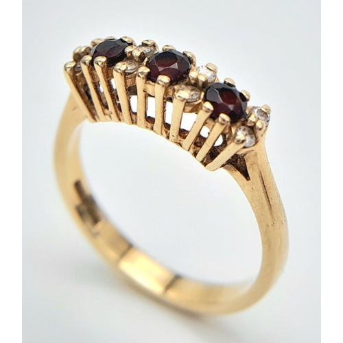 139 - Sophisticated 9 carat GOLD , Triple Gemstone GARNET RING. Full UK hallmark .Beautiful condition.  2.... 