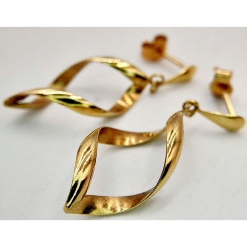 146 - An elegant pair of 9 CARAT GOLD EARRINGS. Drop style complete without GOLD BACKS. Condition new and ... 