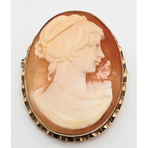 216 - Vintage 9 carat GOLD CAMEO BROOCH. Full hallmark for Birmingham 1979. Excellent condition. Overall w... 