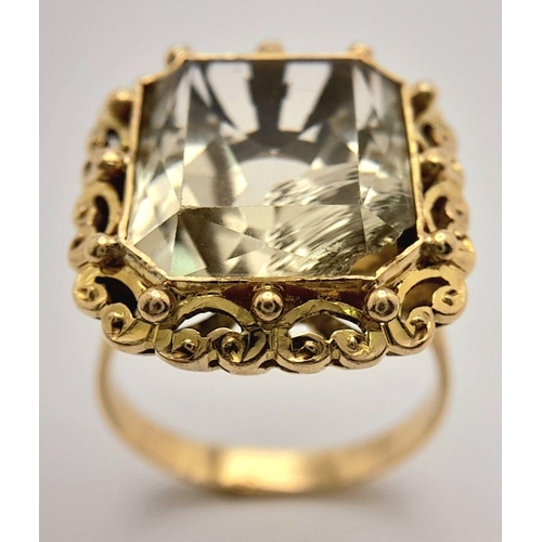 403 - A 15K Yellow Gold (tested as) Stone Set Vintage Ring, (crack to back of stone). 7.6g in total weight... 