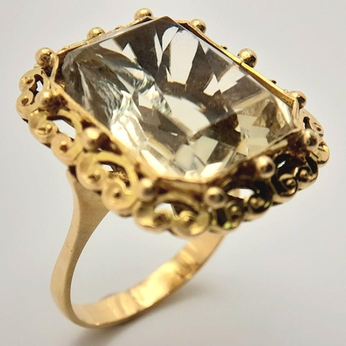 403 - A 15K Yellow Gold (tested as) Stone Set Vintage Ring, (crack to back of stone). 7.6g in total weight... 