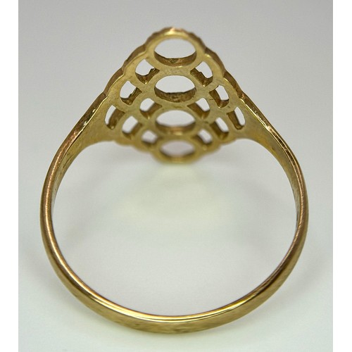 241 - A 9K Yellow Gold Ring with Pierced Circle Decoration. Size N. 1.4g.