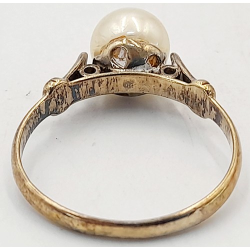 135 - A Vintage 18K Yellow Gold Pearl Solitaire Ring. Size M. 2g total weight.