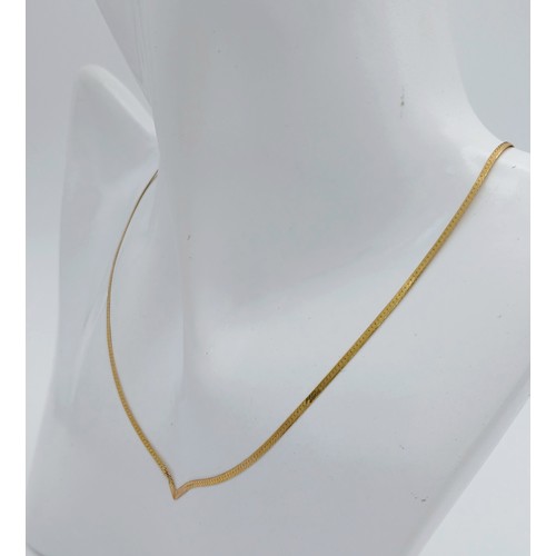 184 - A 9K Yellow Gold Herringbone Necklace. 42cm. 1.86g.