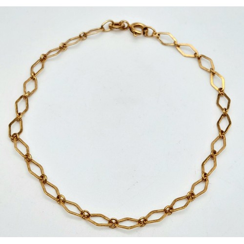 191 - A 9K Yellow Gold Rhombus Link Bracelet. 17cm length. 1.53g weight.