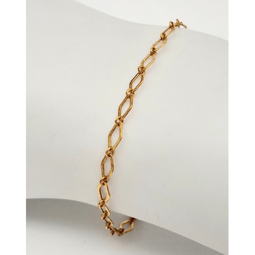 191 - A 9K Yellow Gold Rhombus Link Bracelet. 17cm length. 1.53g weight.