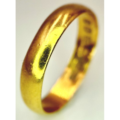 248 - A Classic 22k Yellow Gold band Ring. 4mm width. Size O. 3.5g weight.