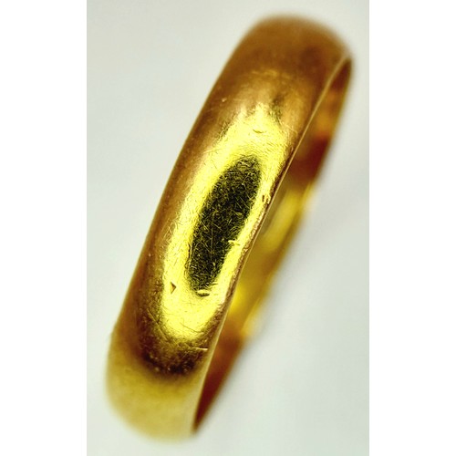 248 - A Classic 22k Yellow Gold band Ring. 4mm width. Size O. 3.5g weight.