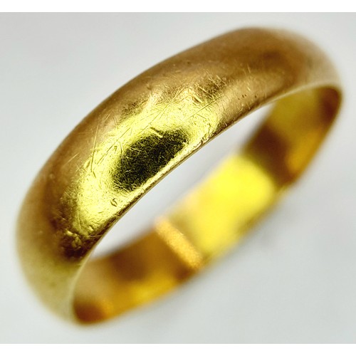 248 - A Classic 22k Yellow Gold band Ring. 4mm width. Size O. 3.5g weight.