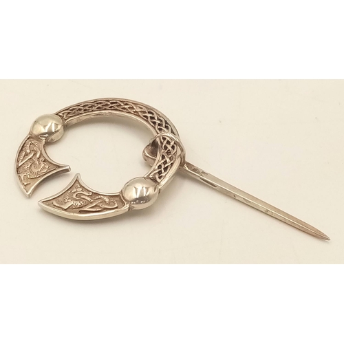 507 - A Vintage 1988, Scottish Hallmarked, Silver Celtic Zoomorphic Penannular Brooch, Hebridean Jewellery... 