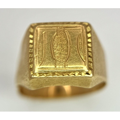 255 - An 18K Yellow Gold Signet Ring. Size I. 4.4g weight.