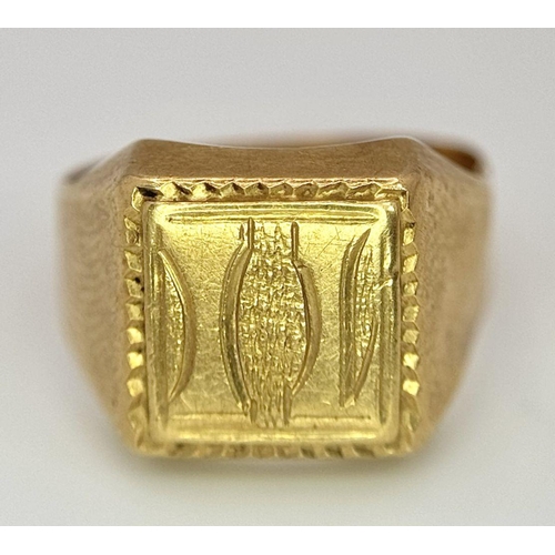 255 - An 18K Yellow Gold Signet Ring. Size I. 4.4g weight.