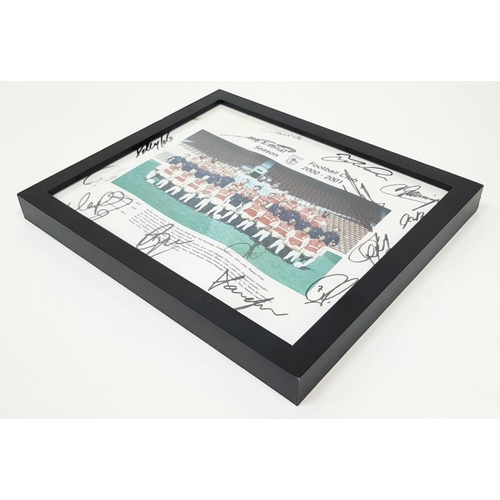 253 - A Signed (15 signatures) Arsenal 2000/2001 Team Photo. A lot of these players went on to become Invi... 