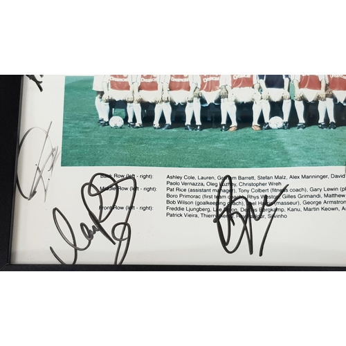 253 - A Signed (15 signatures) Arsenal 2000/2001 Team Photo. A lot of these players went on to become Invi... 